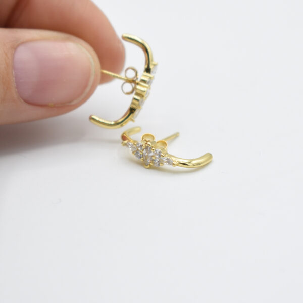 Aretes Arrow plata 925 con baño de oro 18k