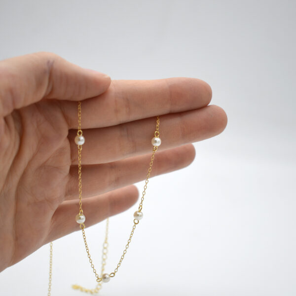 Collar Pearls for layers